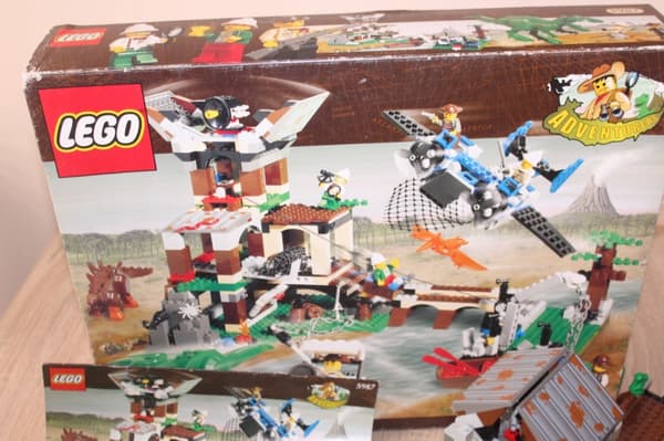 LEGO ADVENTURES 5987 BOX AND INSTRUCTIONS: Dino Research Compound