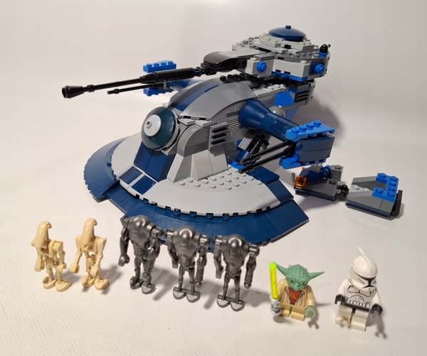 LEGO Star Wars: 8018 – Armoured Assault Tank (AAT)