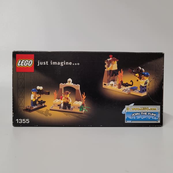 Lego Adventurers Studios 1355 Johnny Thunder MISB 2000 Santa and Christmas tree