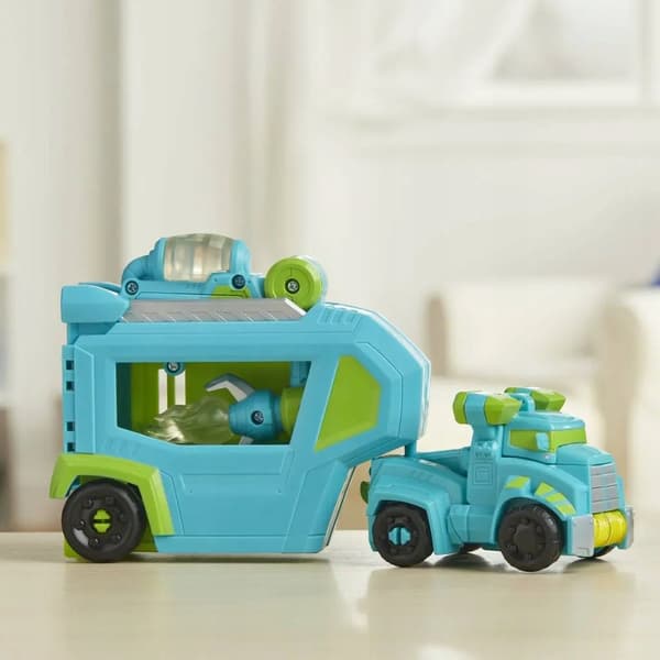 ROBOT Transformers CAR AND TRAILER Hoist Rescue Bots Command Centre