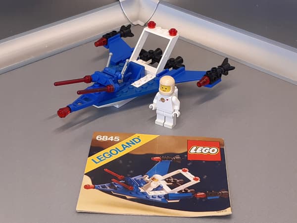 Lego Space 6845 Cosmic Charger (No. 2)