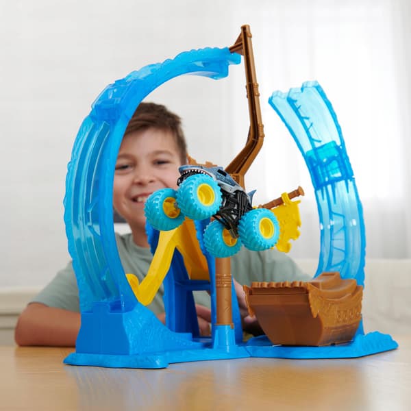 MONSTER JAM STUNT SET: LOOP OF DOOM LAUNCH TRACK + 1:64 SCALE VEHICLE