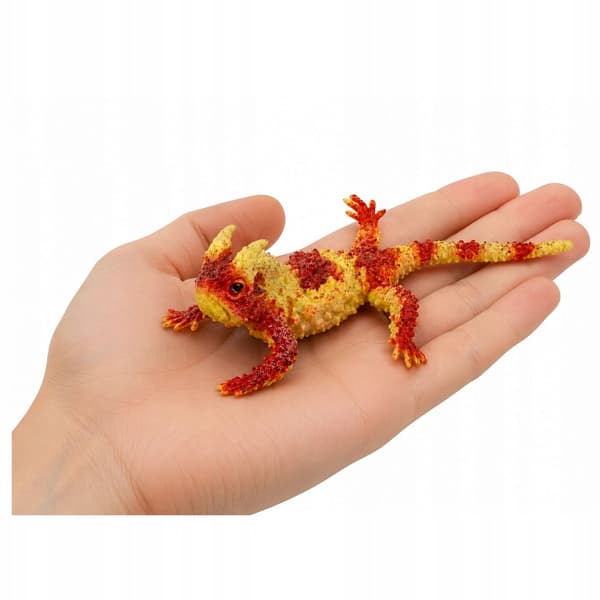 A TERRIFYING STRETCHABLE RUBBER FIGURINE
