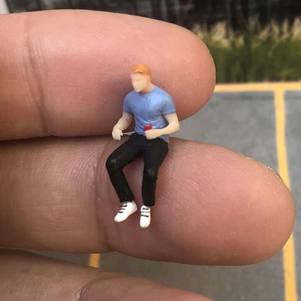 1:64 Painted ‘Lurking’ doll – Action Figure Model A