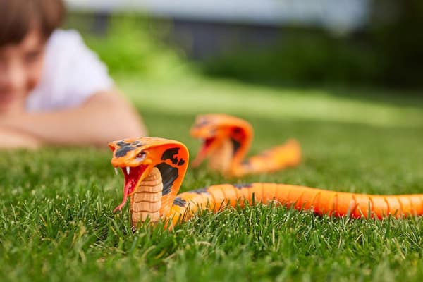 ZURU ROBO ALIVE INTERACTIVE SNAKE – ROYAL COBRA – CRAWLING ROBOT FOR PRANKS