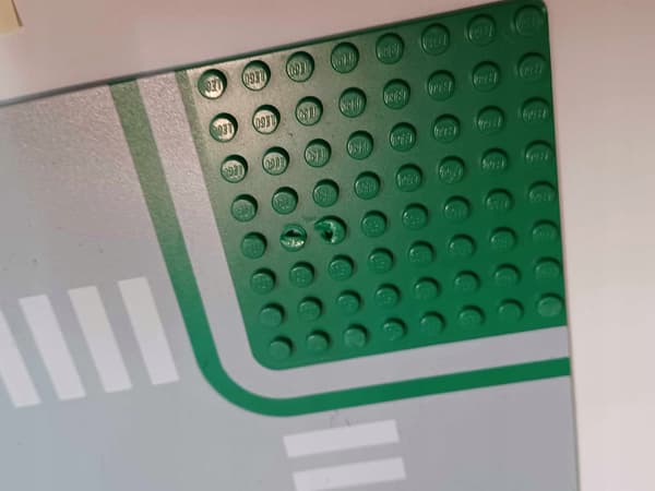 190A2. LEGO thin building plate, 32x32, damaged, 2360