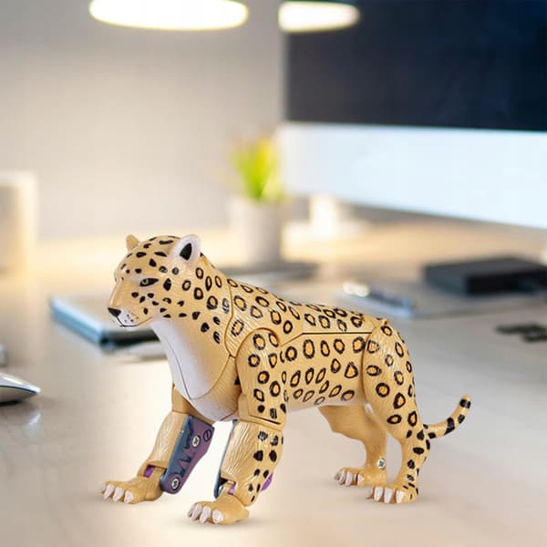 2/Lifelike Transformer Set: Cheetah & Eagle Animal Figures – Transformation