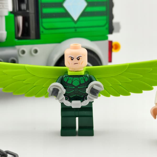 Second-hand LEGO Super Heroes – Vulture’s Van Heist – 76147