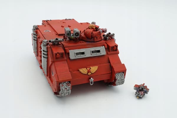 Warhammer 40k Space Marines Blood Angels Rhino Tank plastic model