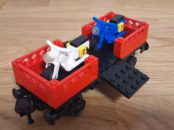 Lego 7735 carriage from the set. 12V train set.