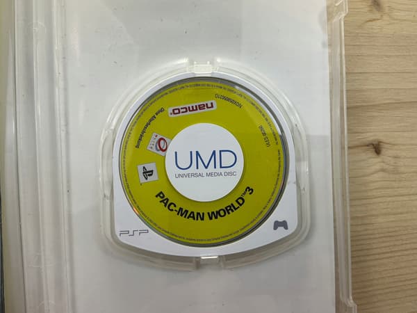 PAC-MAN WORLD 3 – disc in excellent condition, PSP manual