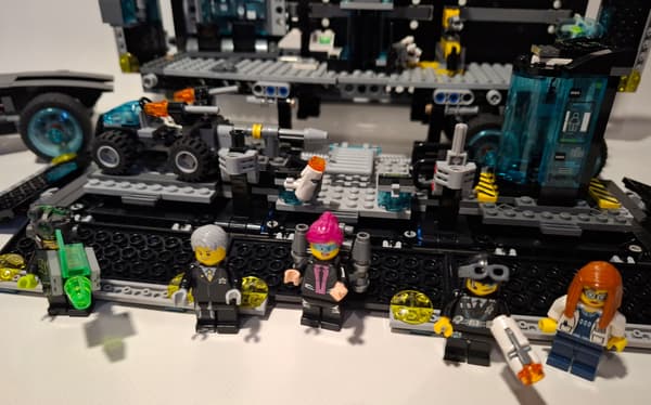 LEGO Ultra Agents: 70165 – Agents’ Headquarters