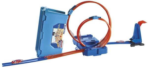 Hot Wheels Track Builder – an action-packed stunt set in a box!