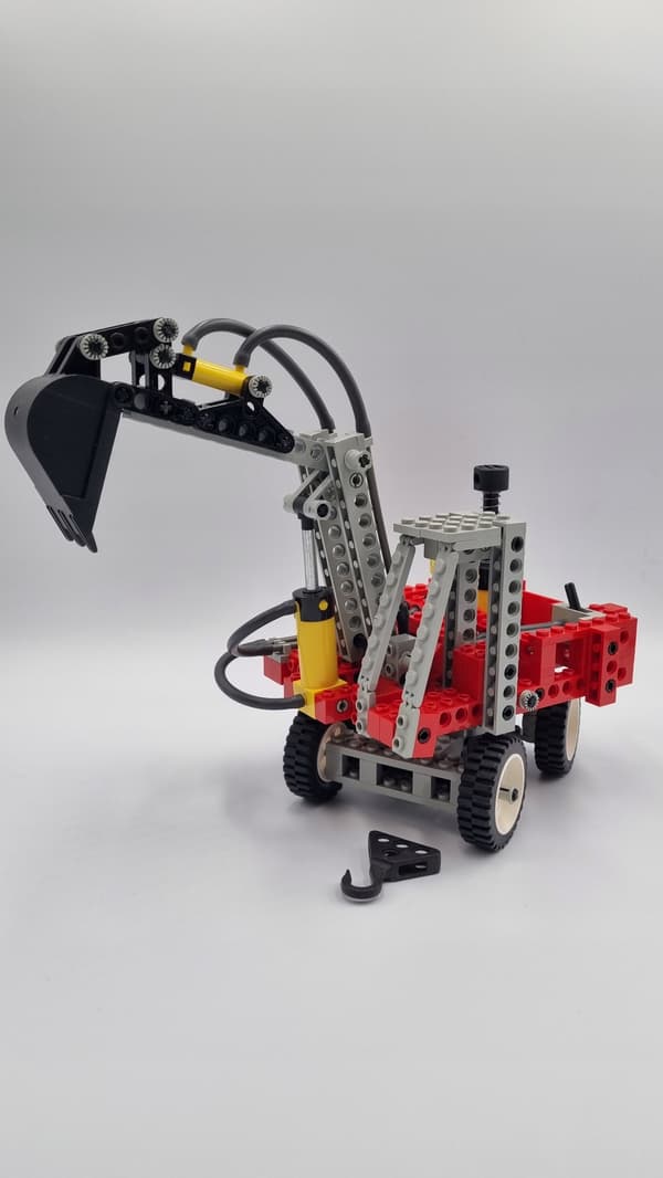 LEGO 8837 Technic Pneumatic Excavator
