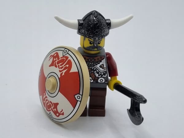 LEGO 7020 Vikings minifigure: VIKING WARRIOR 5d vik018