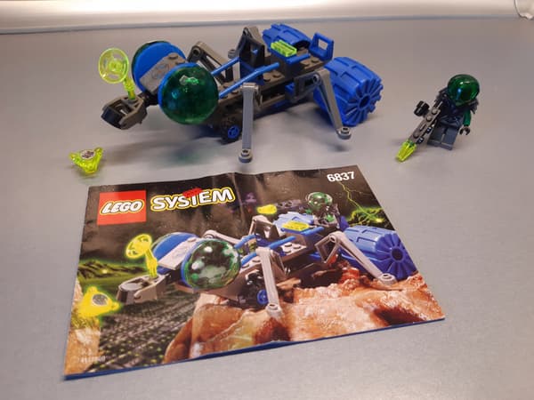 LEGO Space Insectoids 6837 Cosmic Creeper