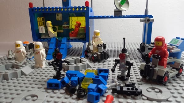 LEGO Classic Space Command Centre 493-1