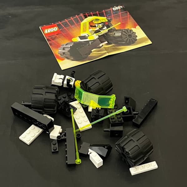 6851 LEGO Three-Wheeled Space Vehicle