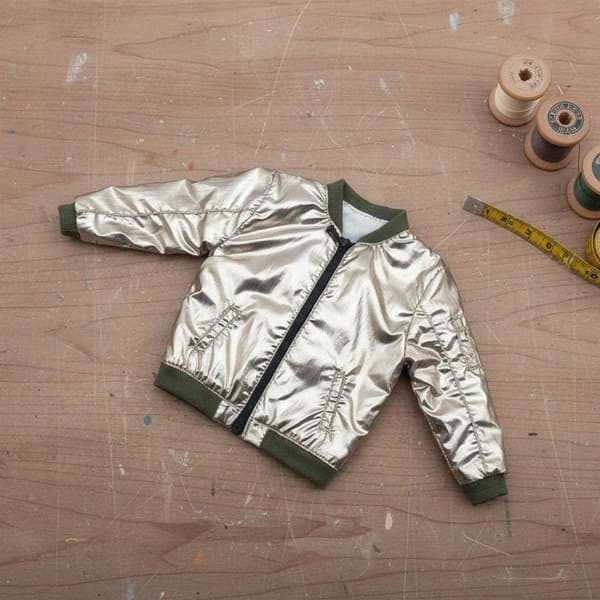 Cropped jacket in 1/6 scale. Zip fastening. 12-inch black figure jacket