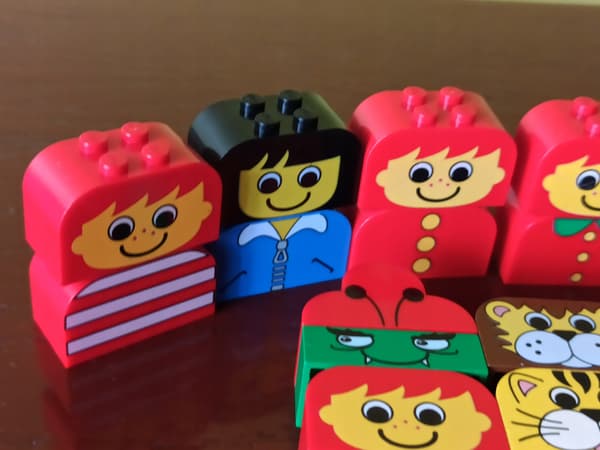 Lego 6214 / 4744 Printed Bricks – Minifigures, 35 pieces