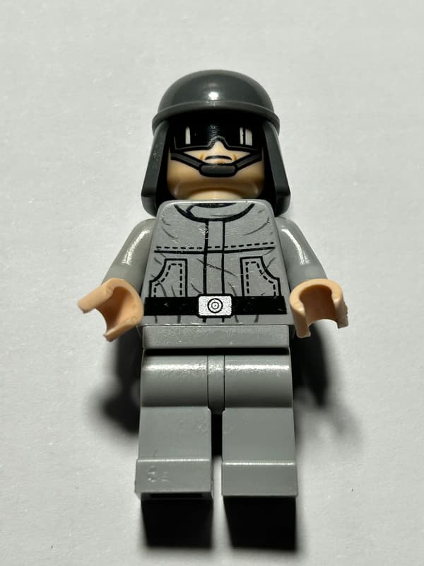 LEGO Star Wars Imperial Pilot minifigure SW0401, set 9679