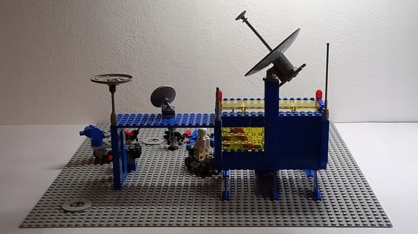 LEGO Classic Space Command Centre 493-1