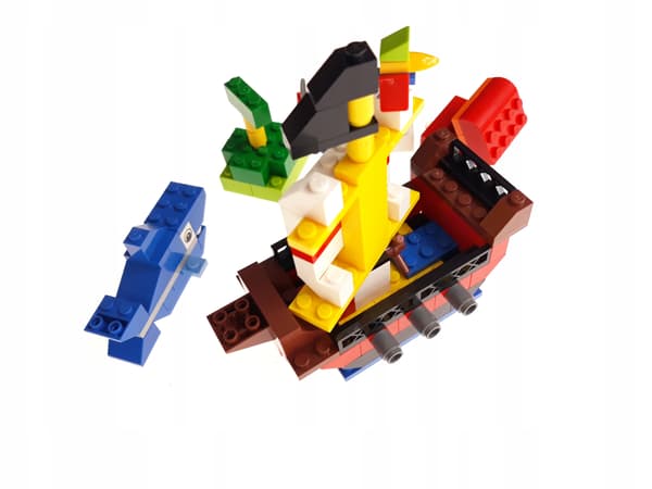 Lego Creator 6192 Pirates Building Set – NEW