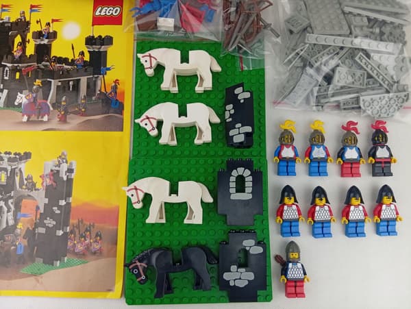LEGO Castle 6085 Black Monarch’s Castle