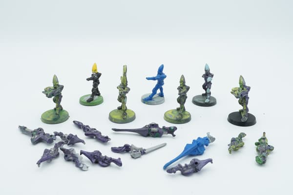 Warhammer 40k Space Crusade Eldar set of 7 plastic miniatures