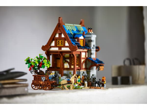 LEGO Ideas 21325 Medieval Blacksmith’s Shop