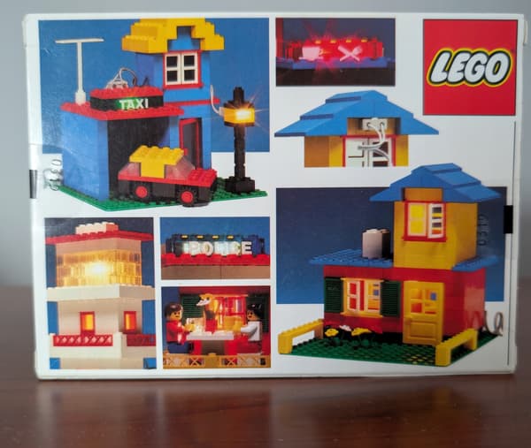 Lego 816 4 and 5 V Lighting Brick Set – New
