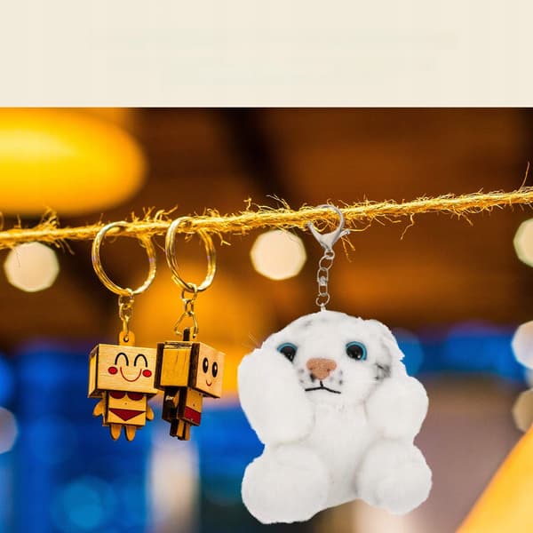 1 WHITE PLUSH TIGER HANGER FOR A HANDBAG OR BACKPACK