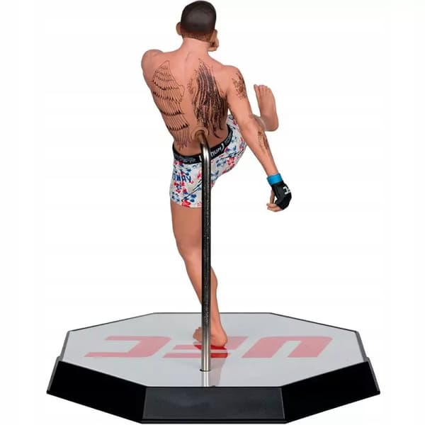 MAX HOLLOWAY UFC POSED FIGURINE 18 cm