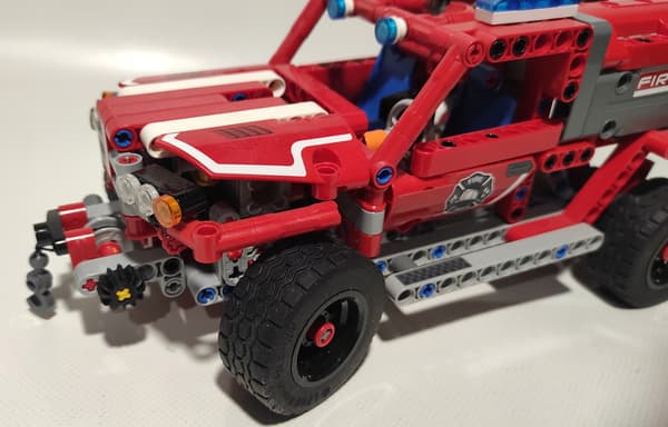 LEGO Technic: 42075 – Emergency Response Vehicle