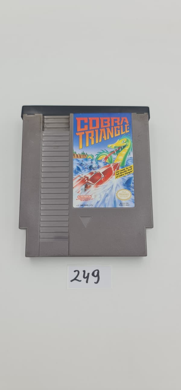 NINTENDO NES COBRA TRIANGLE