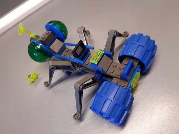 LEGO Space Insectoids 6837 Cosmic Creeper