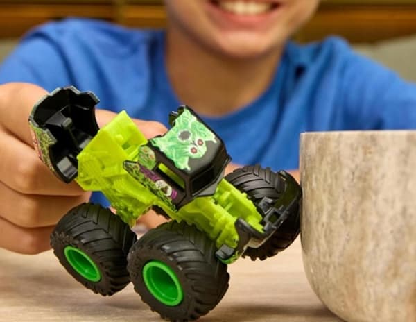 Grave Digger – Smash & Bash Trucks: Monster Jam Cars 1:64