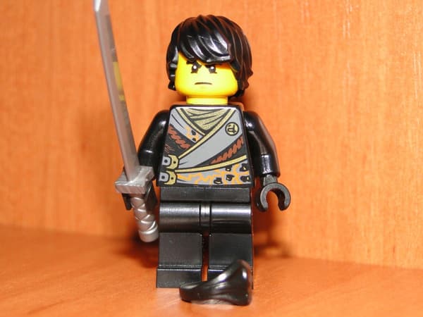 NEW LEGO Ninjago Minifigure – COLE REBOOTED Techno Robe – njo090