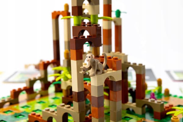 Asmodee Monkey Palace DOT10005 Lego board game, 2–4 players, ages 10+, 45 mins