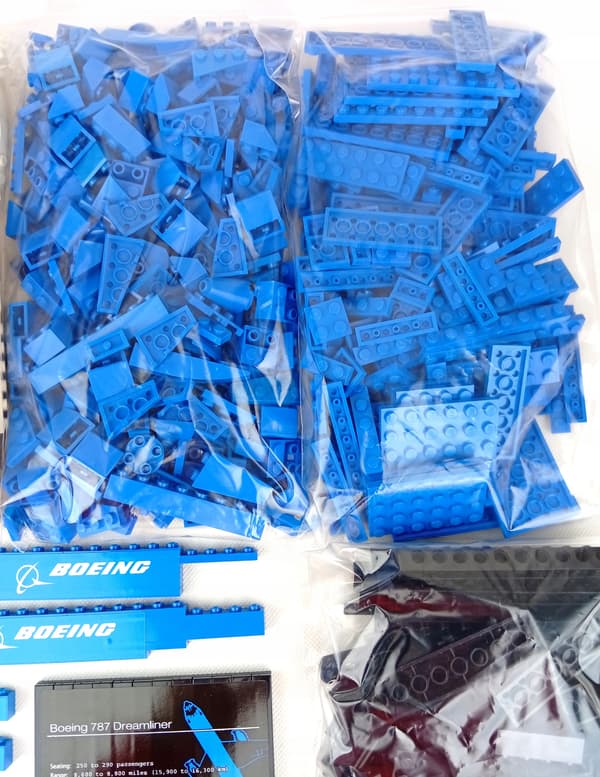 LEGO Creator 10177 Boeing 787 Dreamliner
