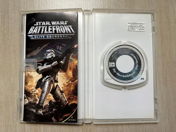 STAR WARS BATTLEFRONT ELITE SQUADRON – PSP disc, in excellent condition, complete set