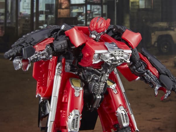Transformers SHATTER DLX RED LIGHTNING Figure