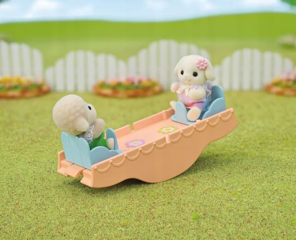 Sylvanian Families Colourful Bus 5744