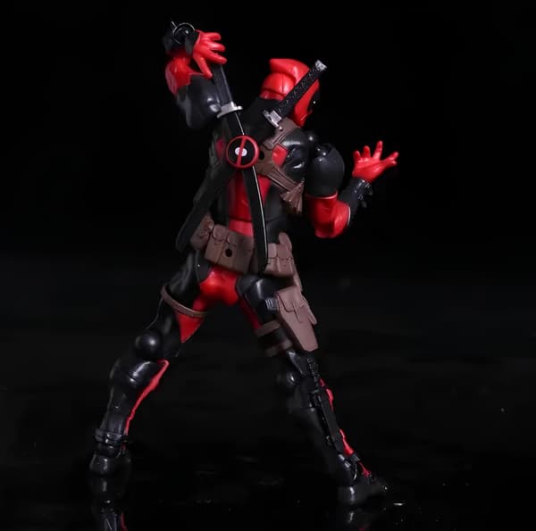 Deadpool 15 cm articulated figure with accessories