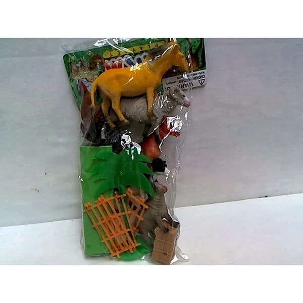 Pets with the HSH011 37428 mat