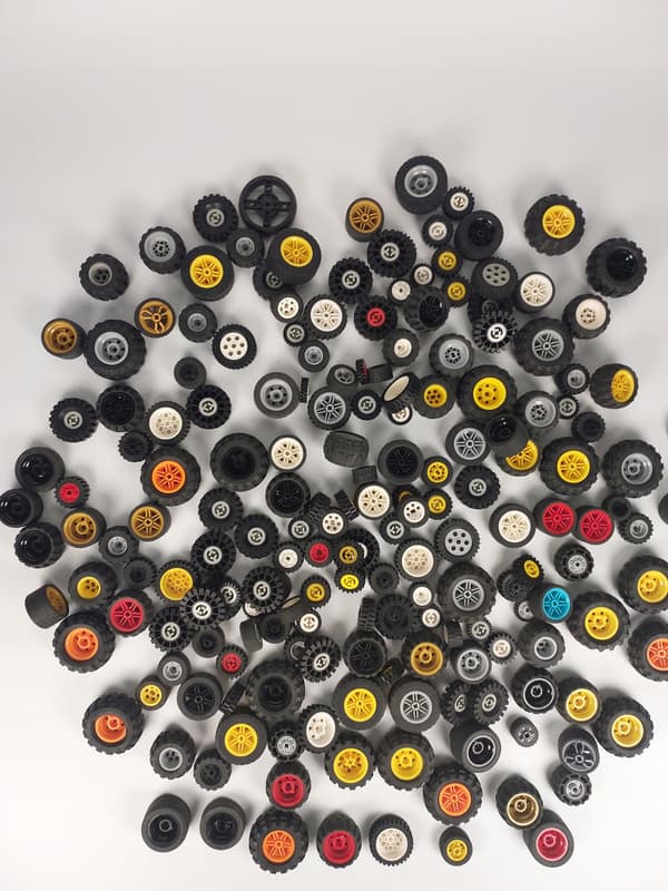 LEGO TECHNIC MIX – Wheels for Building Vehicles. Assorted, Genuine 0.5 kg