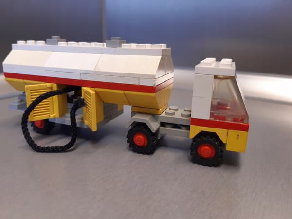 LEGO 671 Shell Fuel Pumper