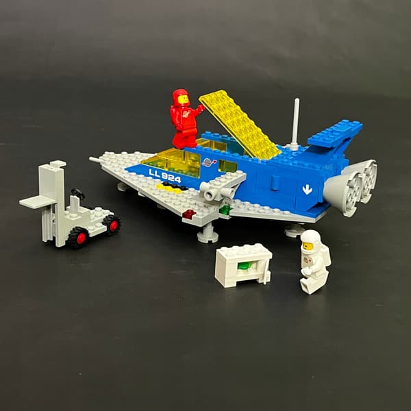 924 LEGO Space Cruiser