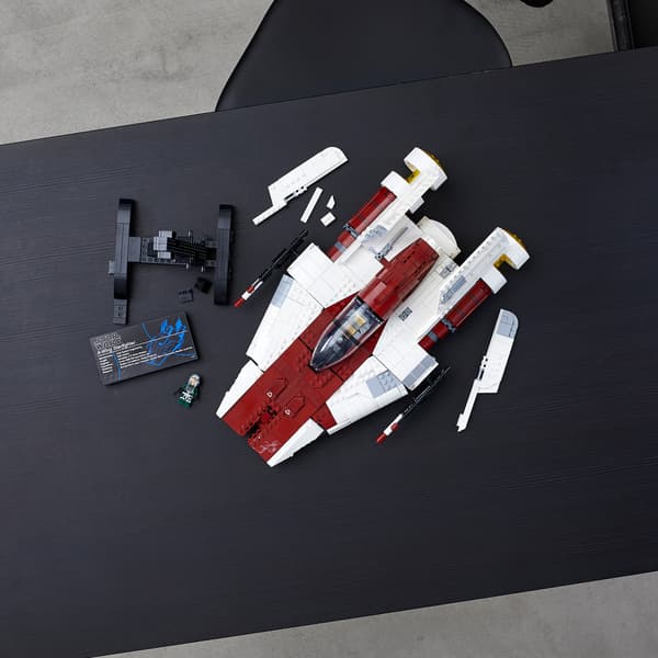 LEGO Star Wars 75275 A-Wing Fighter