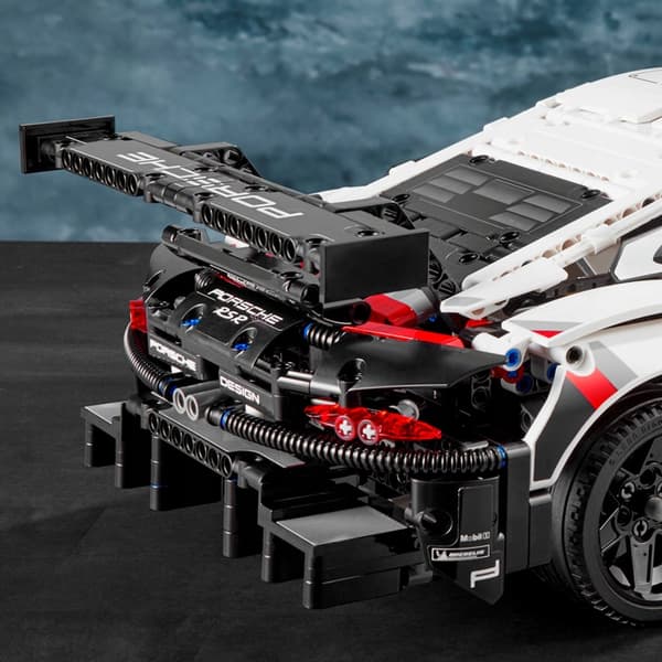 LEGO Technic Porsche 911 RSR 42096